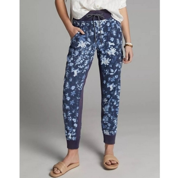 Anthropologie Pants - 🤍 Anthropologie "the Nomad" floral distressed wash jogger pants